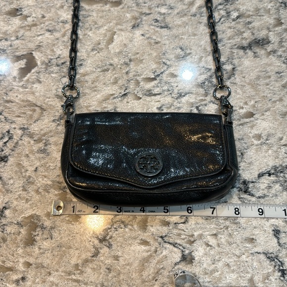 Tory Burch | Chain Link Leather Metallic Mini Crossbody Bag - Picture 6 of 15